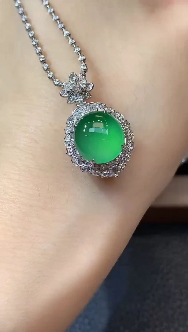 吊坠(不含链)18K金镶嵌翡翠C33