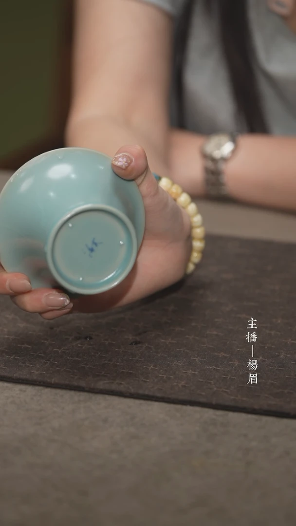 撇口马蹄两才盖碗海英-眉