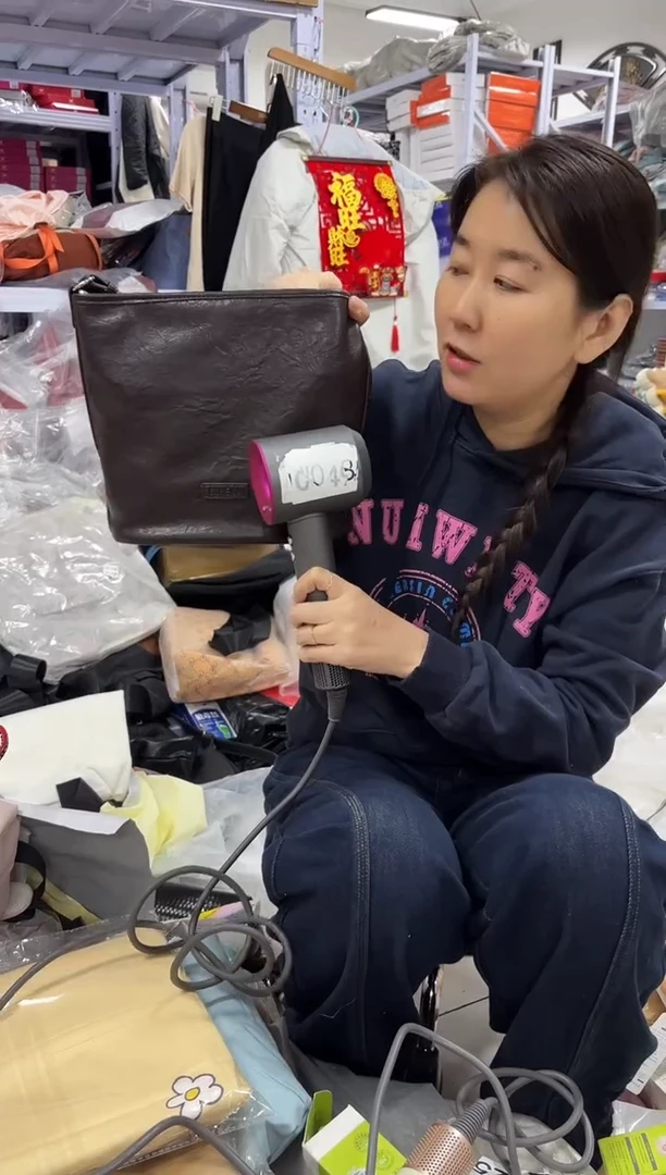 PU上车啦 宝宝们抓紧时间去下方链接拍吧灰色吹风机