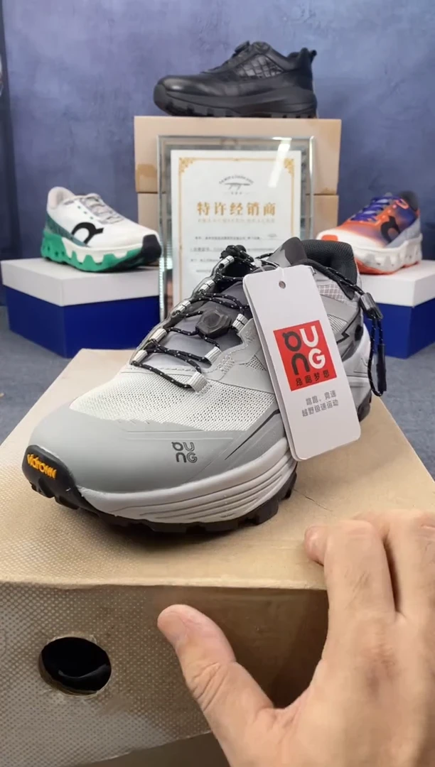 EVA2513212飞织网面运动鞋（微瑕）运动鞋尺码39码