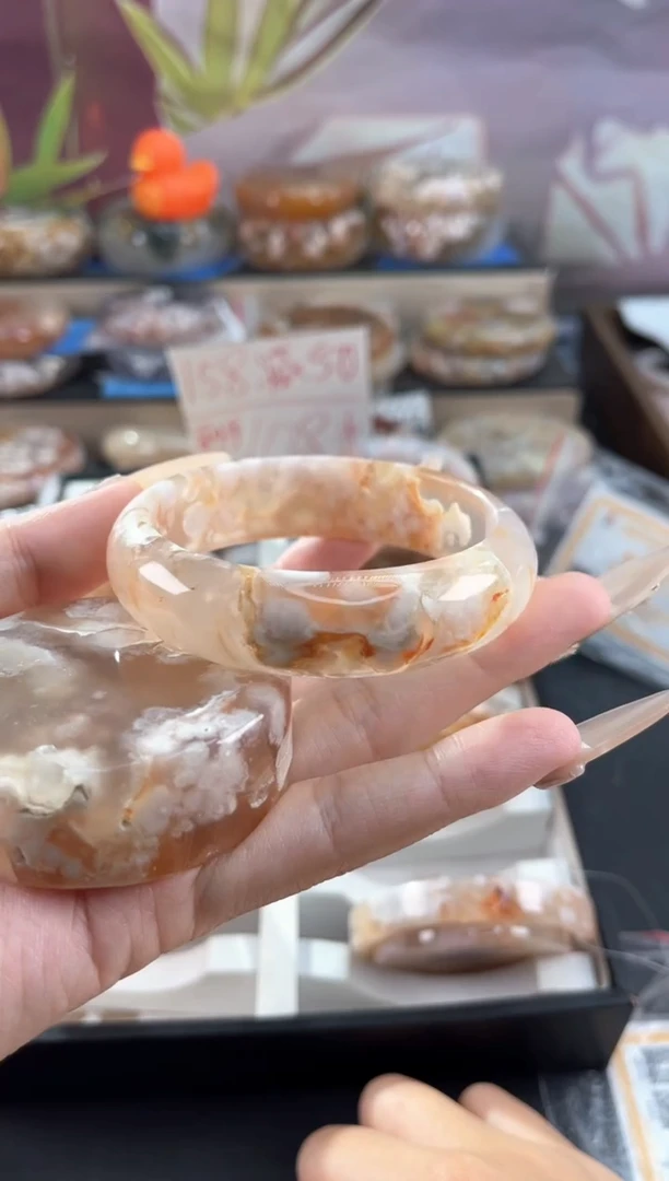 未镶嵌手镯石英质玉57