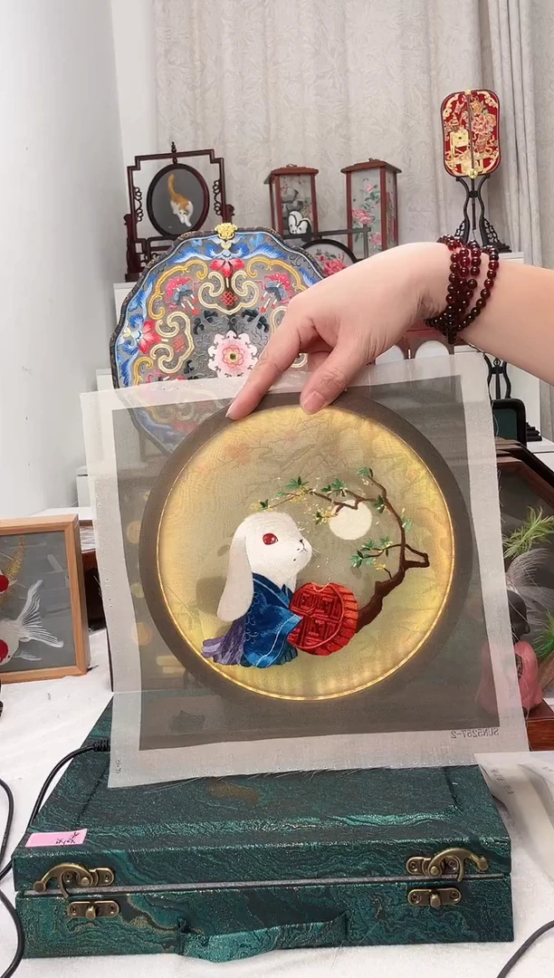 扇子苏绣作品手工摆台