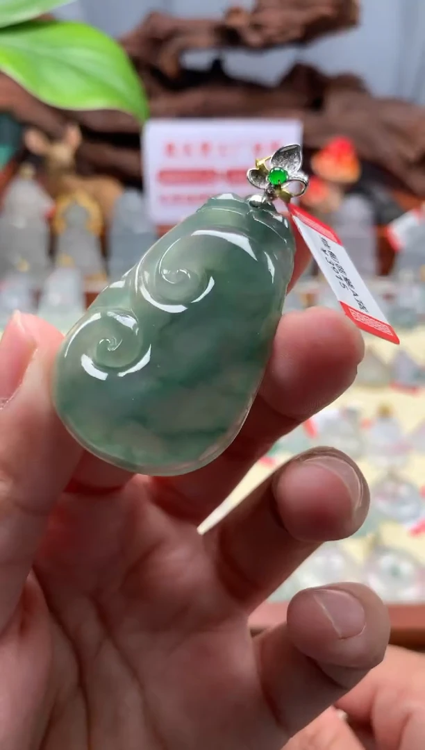 【闪购商品】翡翠颈饰18K金镶嵌如意