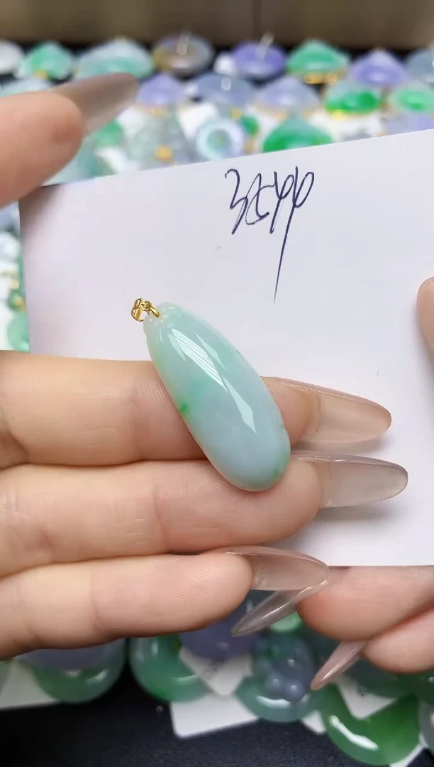 翡翠未镶嵌颈饰 天然缅甸翡翠A货