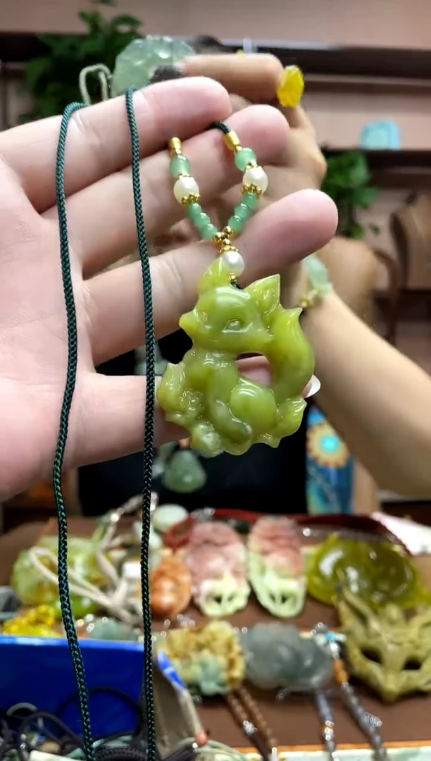 未镶嵌岫玉吊坠·2