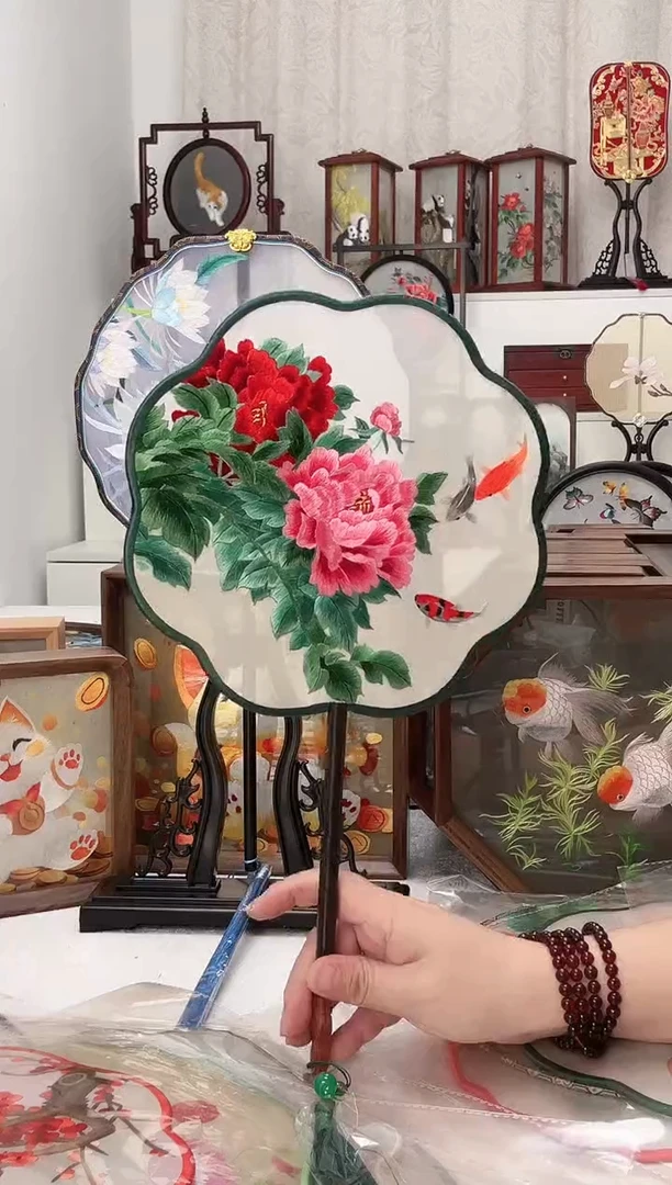 扇子苏绣作品手工团扇