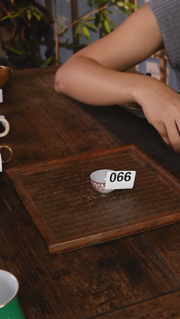 包铜边梵红诗文杯066