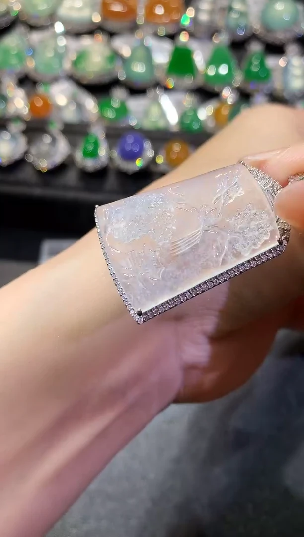 【闪购商品】翡翠吊坠(不含链)18K金镶嵌48-山水