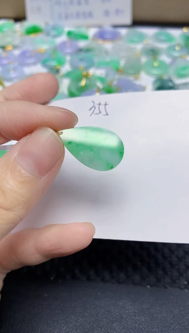 翡翠未镶嵌颈饰天然缅甸翡翠A货