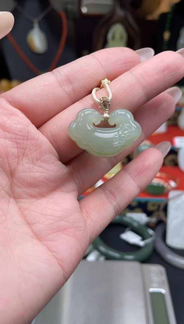 和田玉未镶嵌颈饰吊坠h049