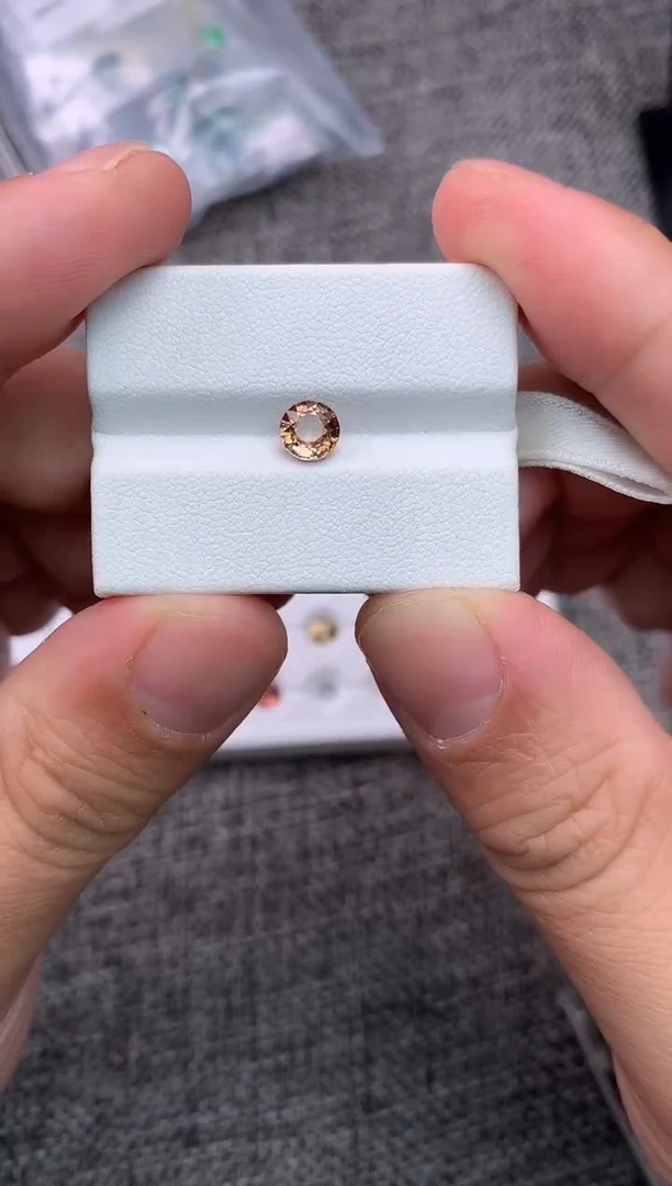 未镶嵌裸石碧玺0.97克拉