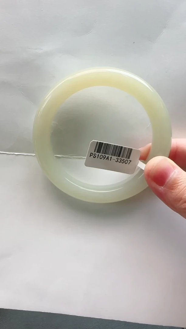 【闪购商品】和田玉手镯未镶嵌57