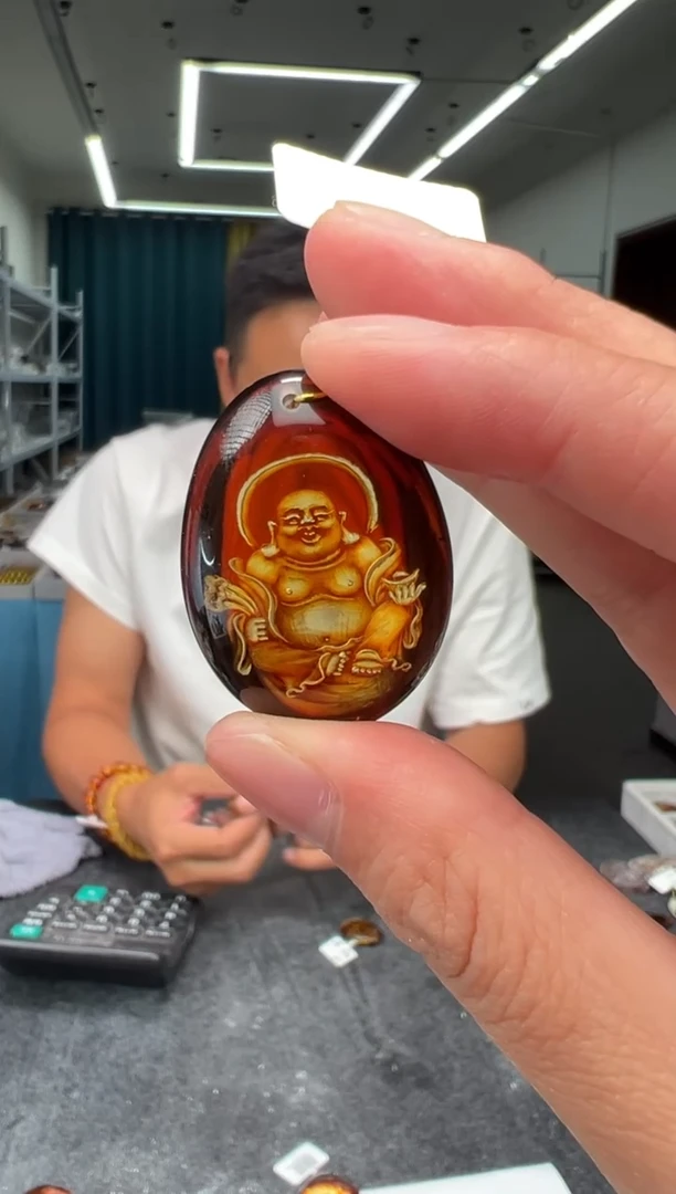 未镶嵌颈饰琥珀佛公吊坠