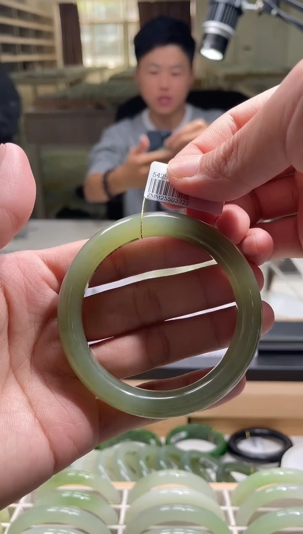 未镶嵌手镯和田玉56-57圈口 3322