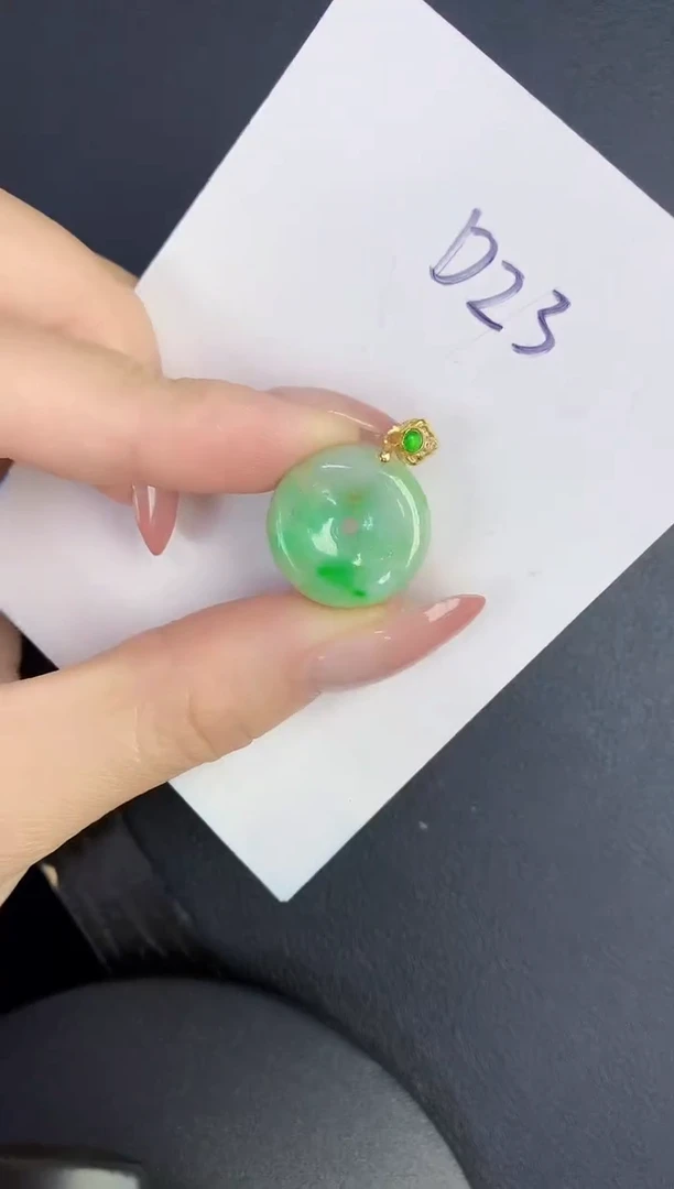 翡翠未镶嵌颈饰缅甸天然翡翠A货