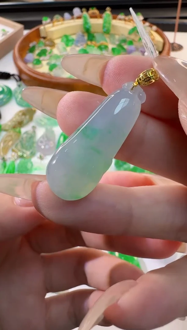 翡翠18K金镶嵌吊坠(不含链)缅甸A货翡翠