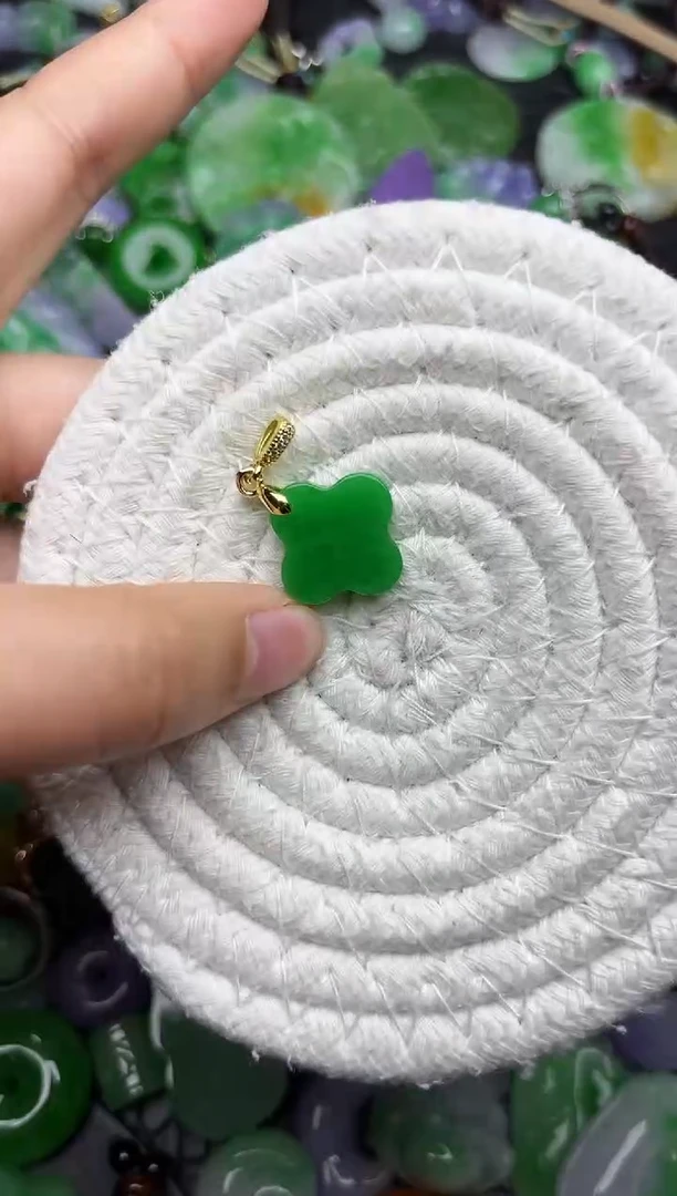 颈饰未镶嵌翡翠缅甸翡翠吊坠