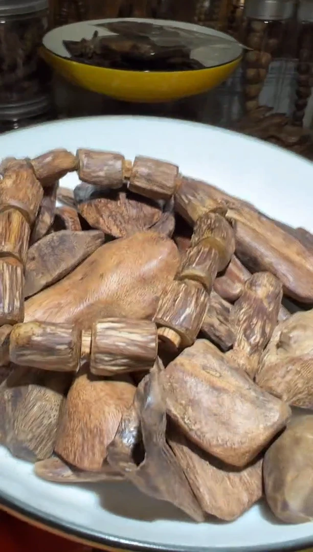 沉香沉香碎屑明*达拉干12.8克