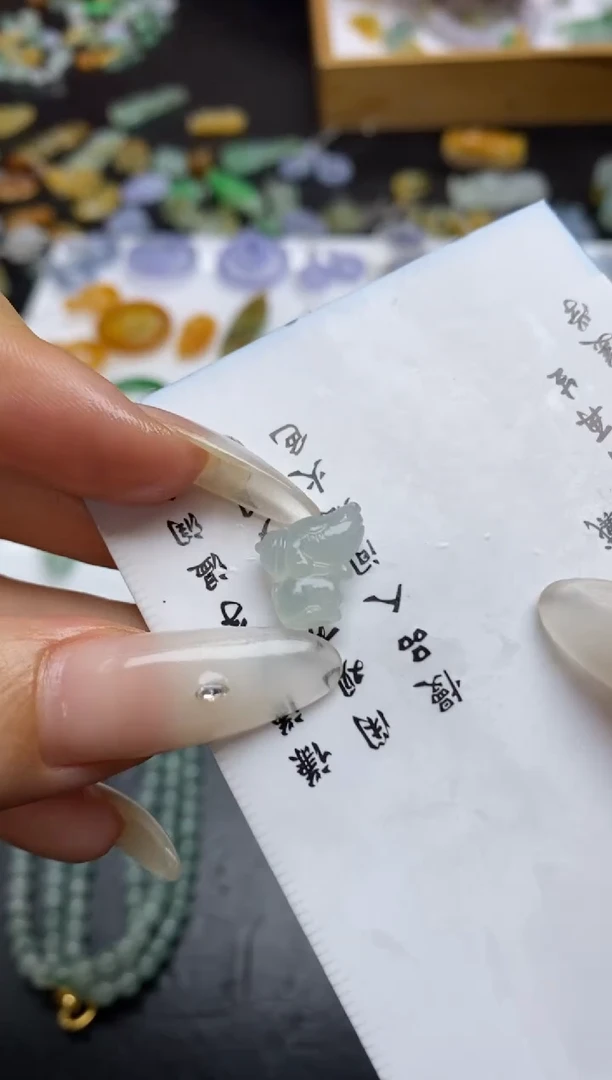 定制翡翠未镶嵌翡翠毛货~