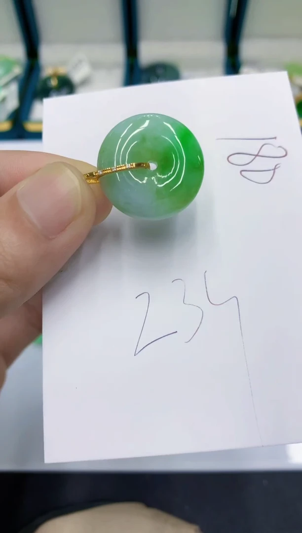 颈饰18K金镶嵌翡翠翡翠