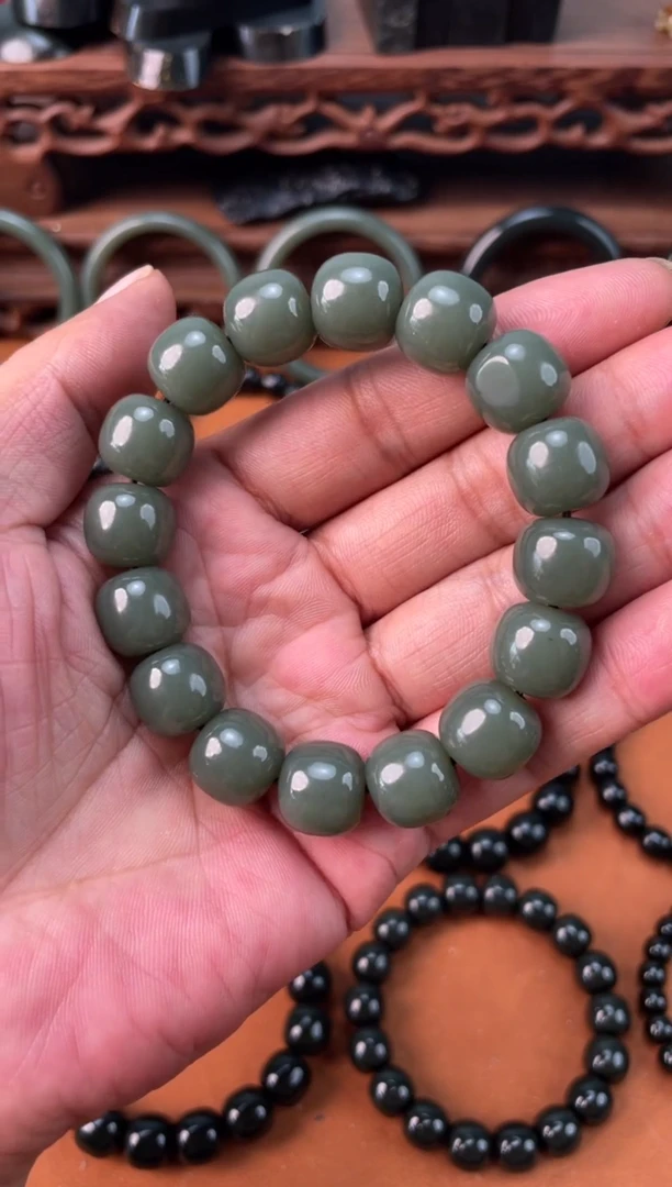 手链未镶嵌和田玉皮勒青