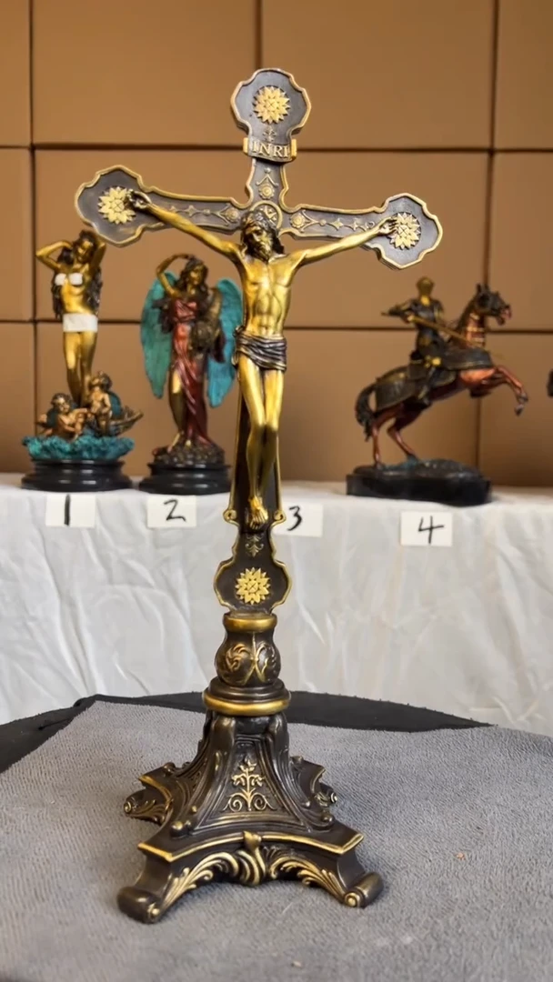 精铜材质精美雕塑