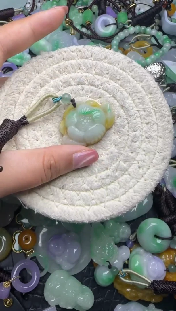 颈饰未镶嵌翡翠天然缅甸翡翠吊坠