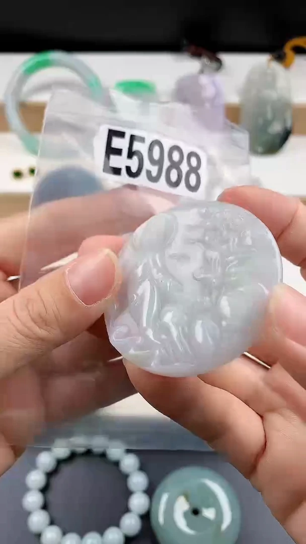 颈饰未镶嵌翡翠天然翡翠吊坠挂件