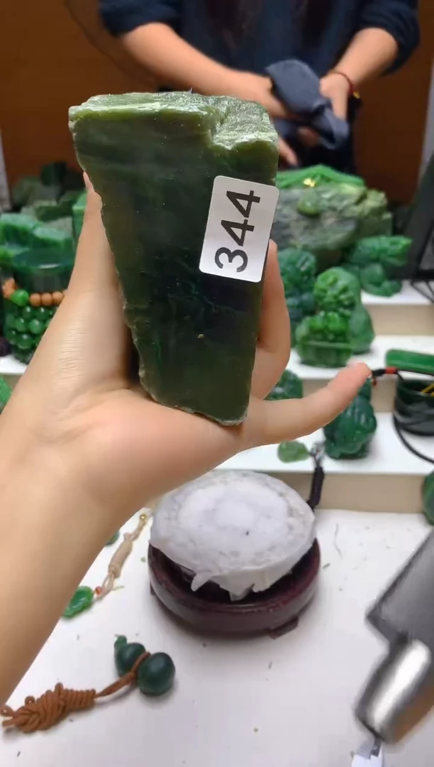 未镶嵌和田玉（碧玉）珠宝半成品0