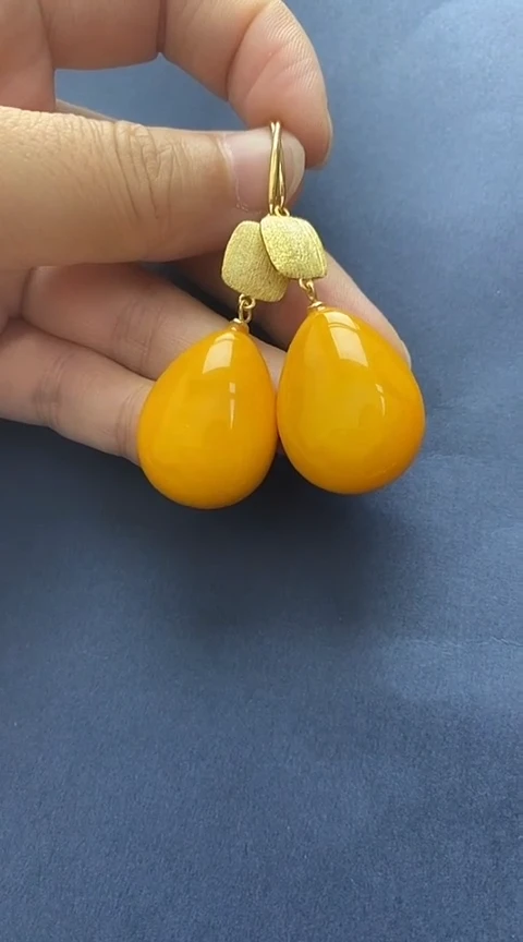 裸石琥珀未镶嵌耳坠