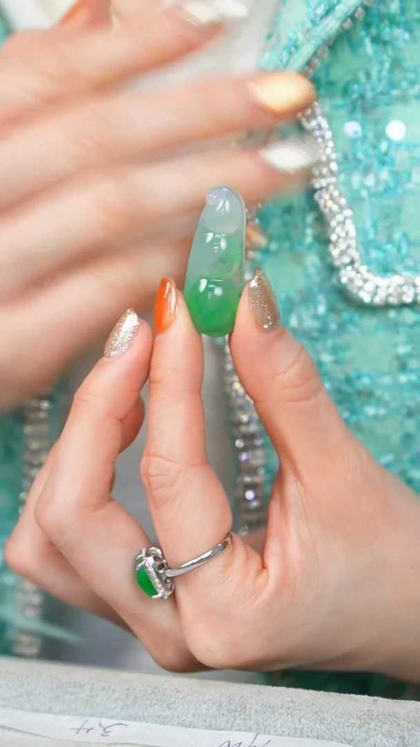 【闪购商品】翡翠挂件未镶嵌88号-裸石/姿/3