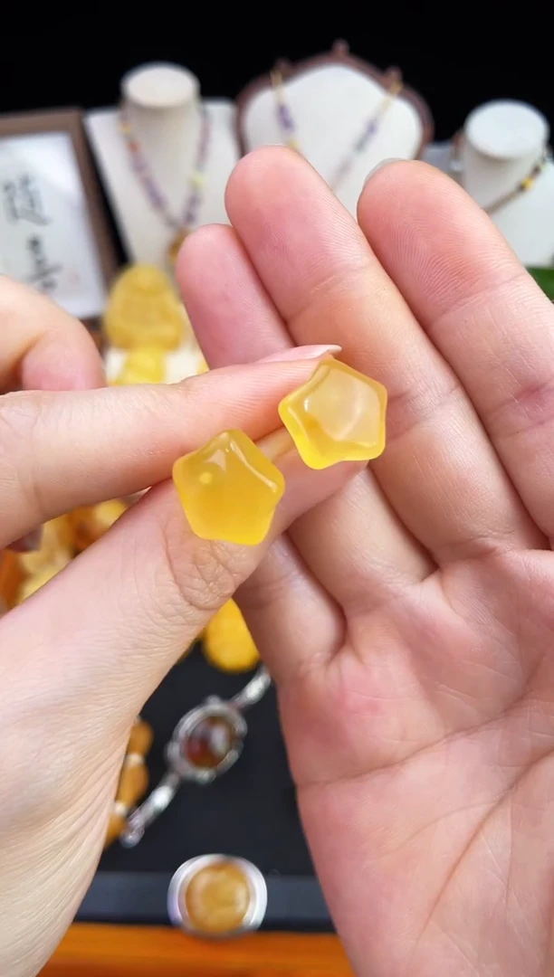 琥珀未镶嵌珠宝奇石柒月