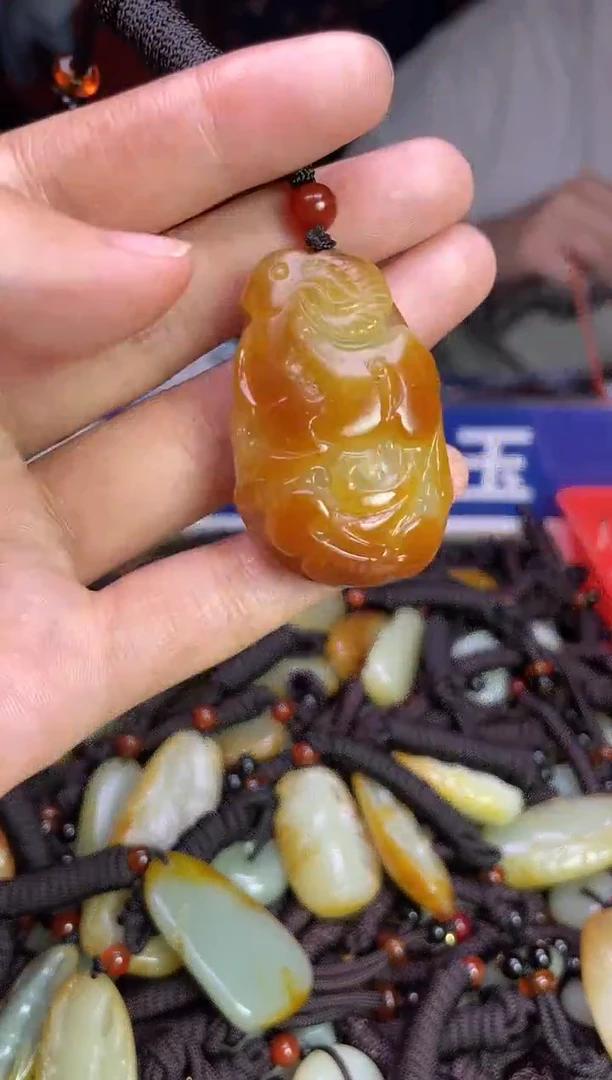 未镶嵌和田玉挂件1