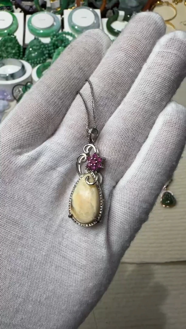 未镶嵌颈饰玛瑙/玉髓蜜 蜡