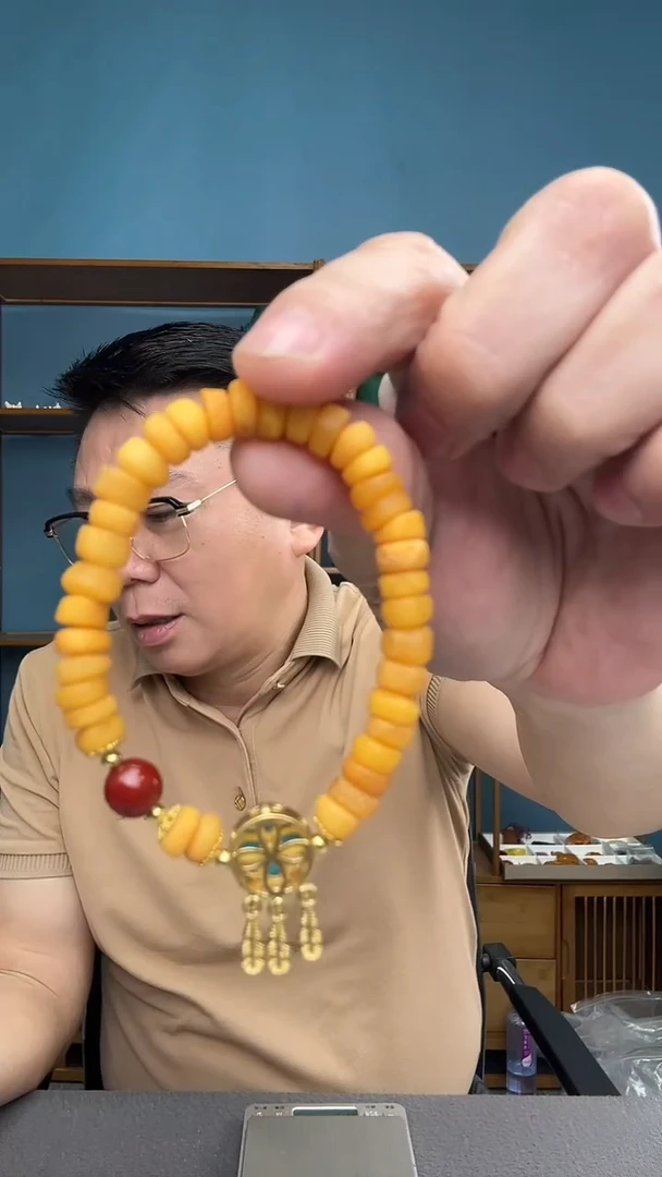 未镶嵌琥珀裸石随**安27（有瑕介意勿拍）