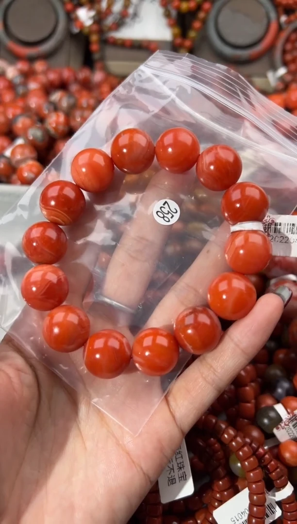 未镶嵌手串南红玛瑙与**舞16+