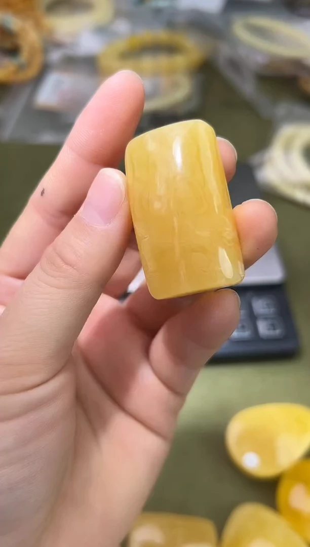 裸石琥珀未镶嵌琥珀蜜蜡吊坠