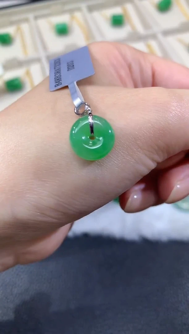 吊坠(不含链)18K金镶嵌翡翠A12