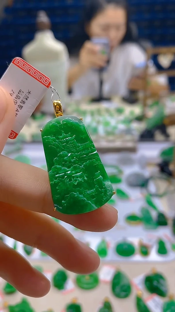 颈饰18K金镶嵌翡翠新号开播 全场乱卖