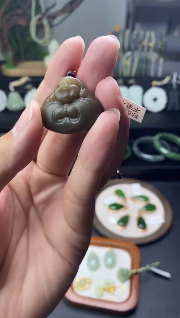 颈饰未镶嵌和田玉1