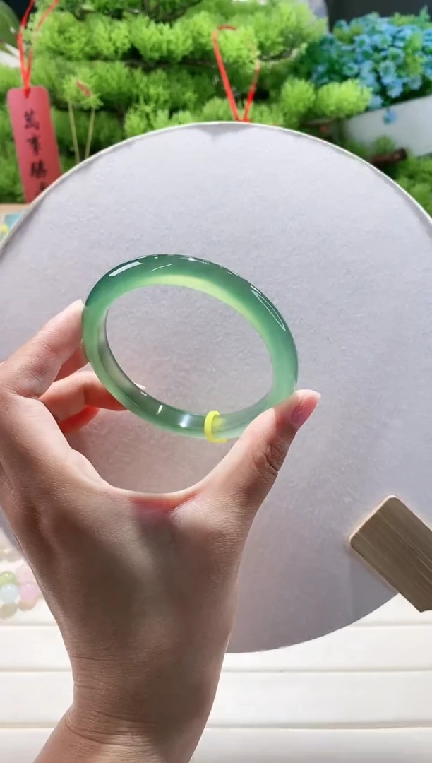 玛瑙/玉髓手镯未镶嵌10-61