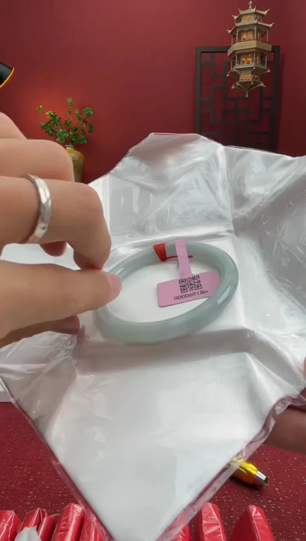 未镶嵌手镯（圆镯）翡翠翡翠手镯4