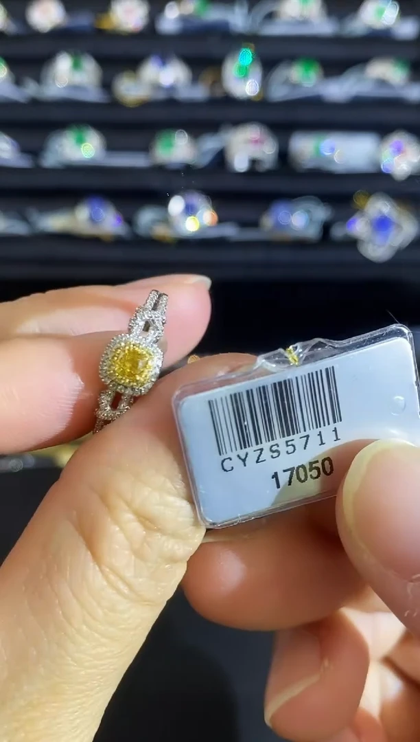 18K金镶嵌戒指钻石2