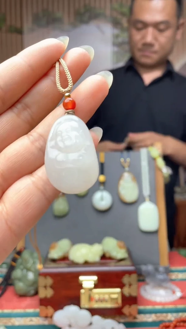 和田玉未镶嵌颈饰拍一发一