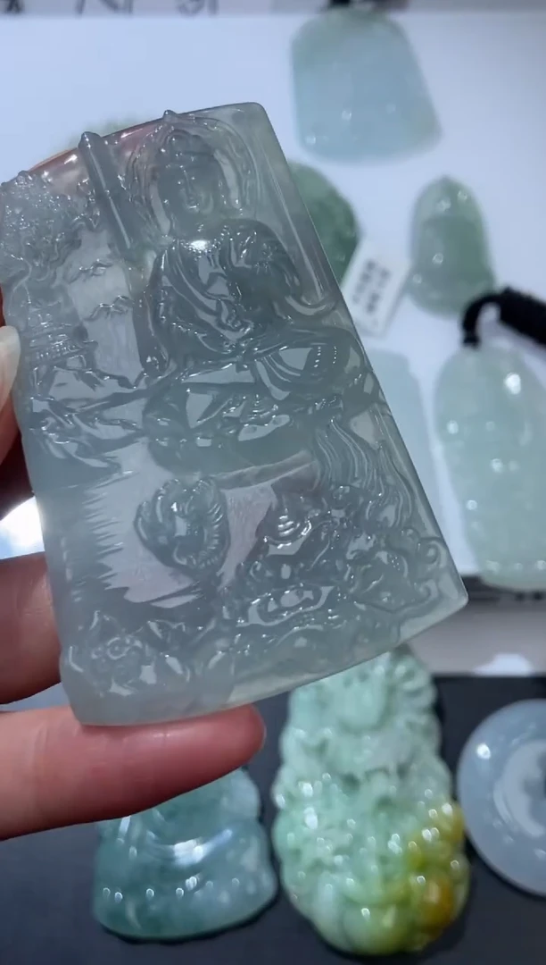 未镶嵌挂件翡翠377369   多人