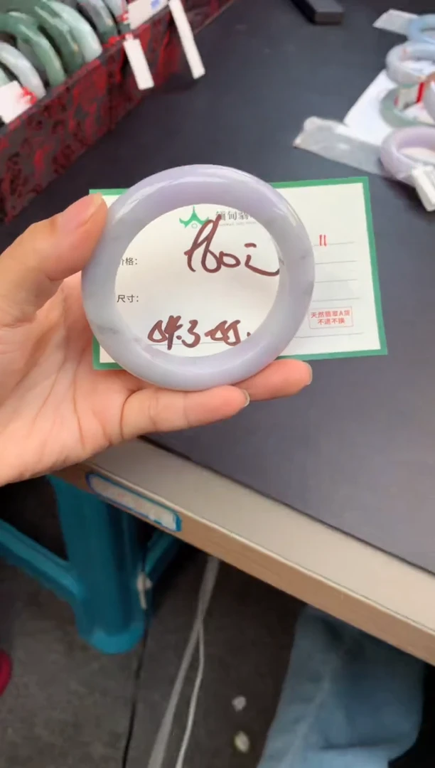 未镶嵌定制翡翠毛货需精细抛光+多人