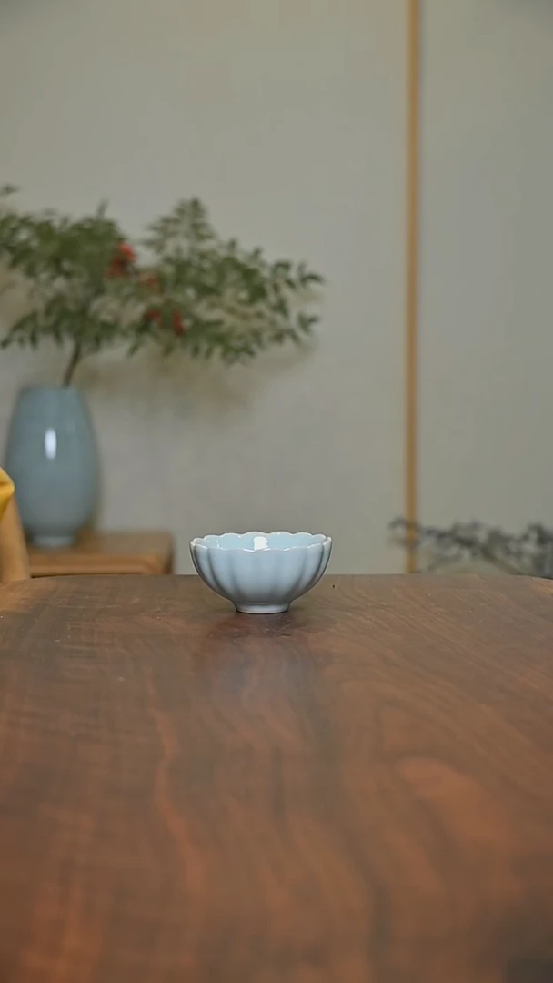 菊瓣杯 天青 微瑕 朱家汝窑款