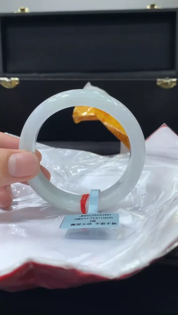 未镶嵌手镯翡翠翡翠手镯