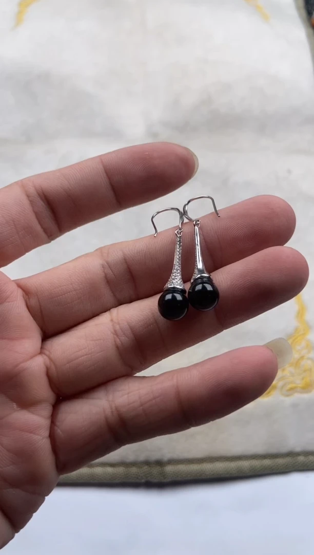 翡翠未镶嵌颈饰耳坠