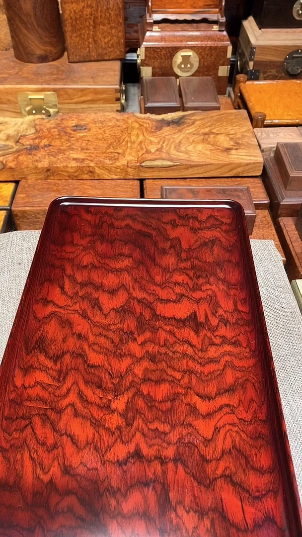 红酸枝木类大茶盘一个